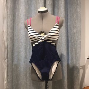 Adorable one piece twist swimsuit